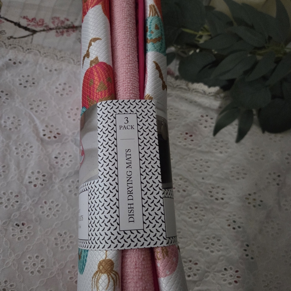 cupcakes & cashmere Colorful Pumpkin Dish Drying Mat - Picture 4 of 5